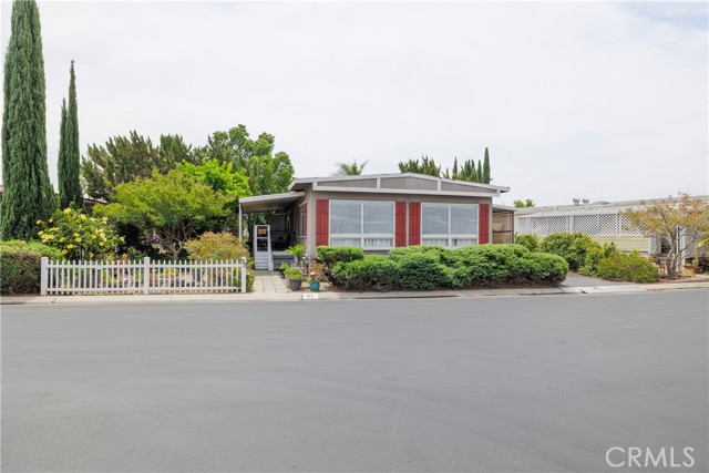 3700 Buchanan, Riverside CA: https://media.crmls.org/medias/ee98643f-9f18-45f2-a9bc-3672ecf8bc43.jpg