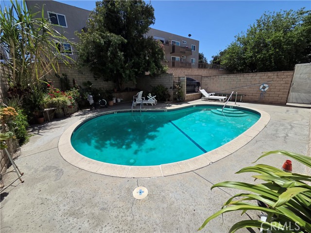 Detail Gallery Image 26 of 26 For 9146 Tobias Ave #3,  Panorama City,  CA 91402 - 3 Beds | 3 Baths