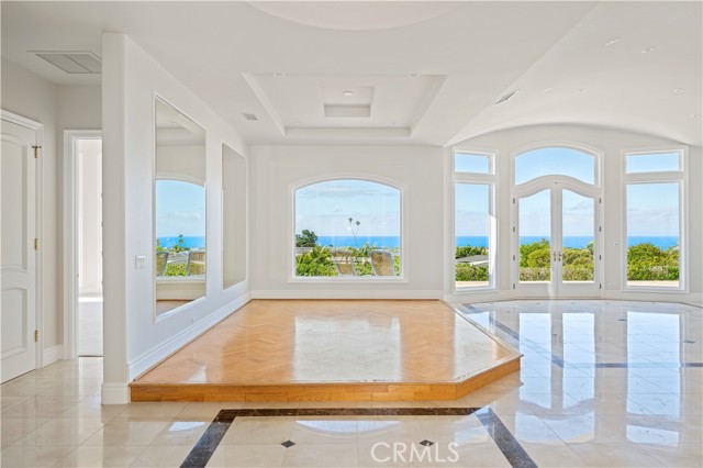 Detail Gallery Image 9 of 22 For 4627 Surrey Dr, Corona Del Mar,  CA 92625 - 4 Beds | 4/1 Baths