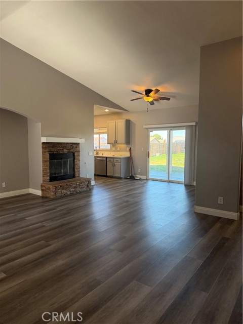 Detail Gallery Image 9 of 10 For 16146 Winona St, Victorville,  CA 92395 - 4 Beds | 2 Baths