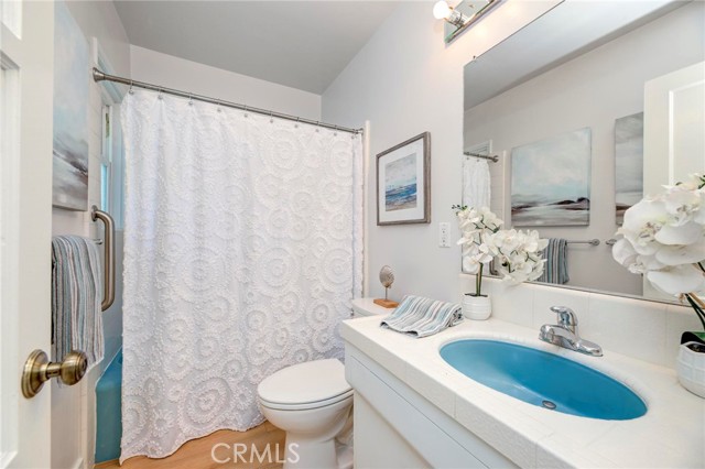 Detail Gallery Image 8 of 40 For 1311 Voorhees Ave, Manhattan Beach,  CA 90266 - 3 Beds | 2 Baths