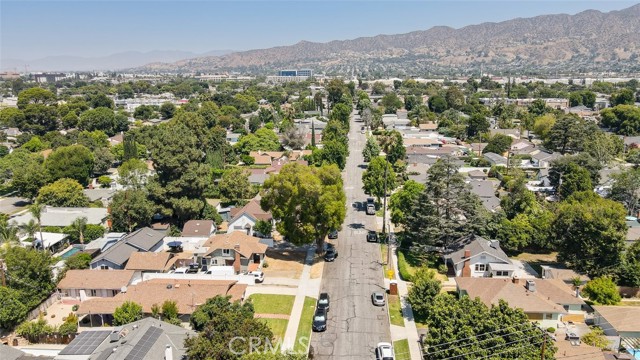 1206 N Keystone, Burbank CA: https://media.crmls.org/medias/ee996ead-3c3d-4765-8621-4c07c2cb7262.jpg