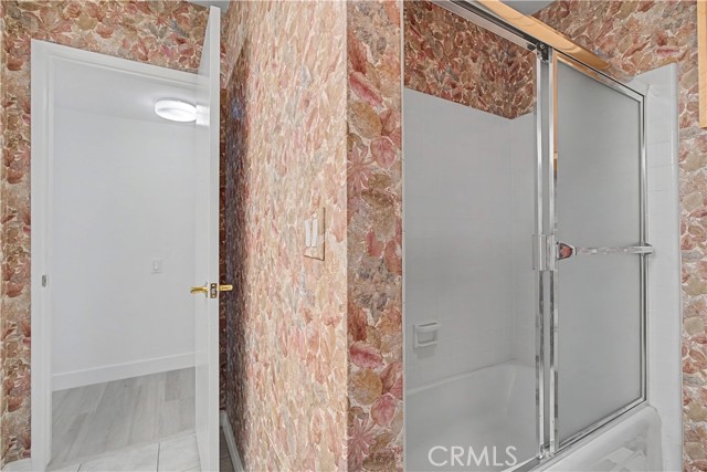 Detail Gallery Image 12 of 33 For 4915 Tyrone #126,  Sherman Oaks,  CA 91423 - 2 Beds | 2 Baths