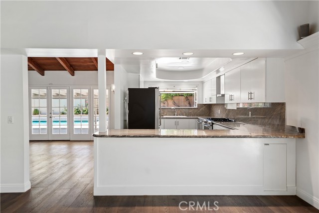 Detail Gallery Image 14 of 39 For 23172 Gainford St, Woodland Hills,  CA 91364 - 3 Beds | 2/1 Baths