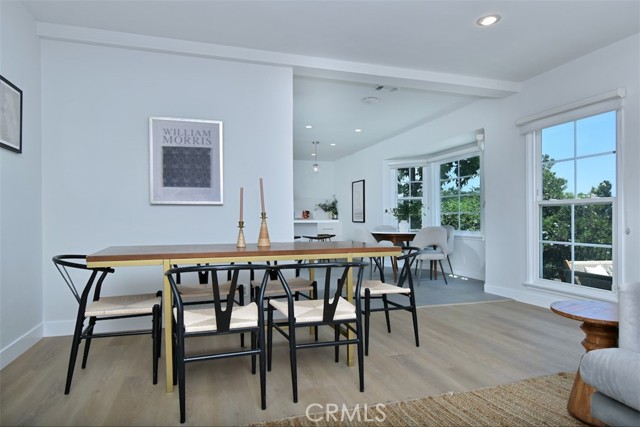 3753 Berry Drive, Studio City CA: https://media.crmls.org/medias/ee9ac21c-7fab-4c1e-a6f8-f9656b40828b.jpg