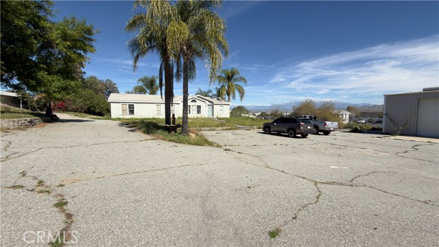 Image 19 of 53 For 18420 Decker