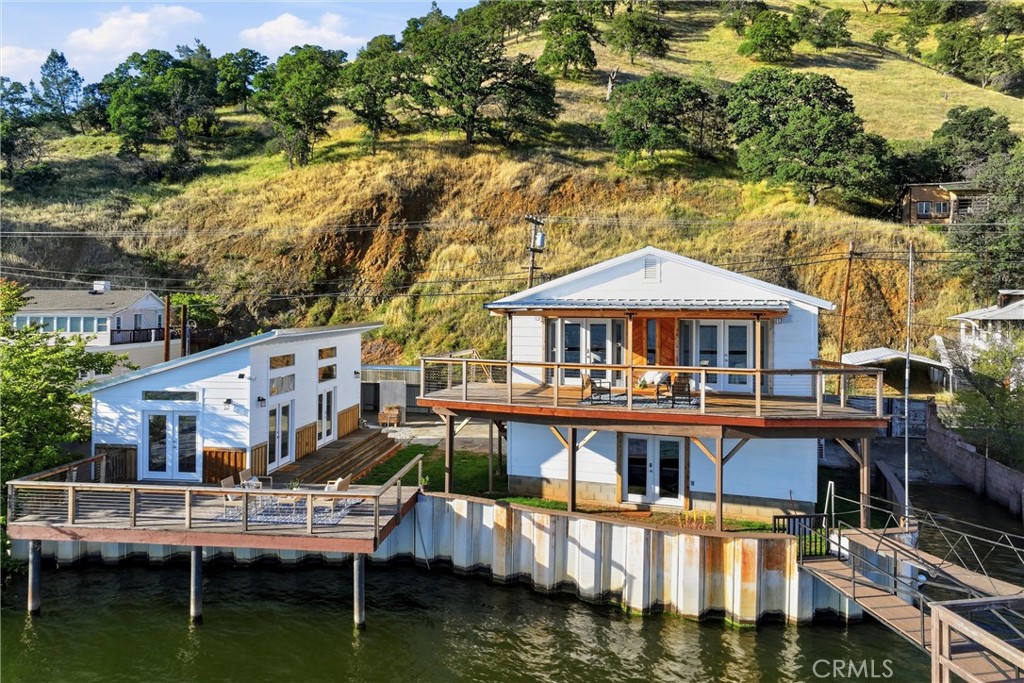 12521 Lakeshore