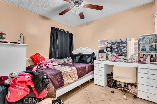 25790 Parada, Valencia CA: https://media.crmls.org/medias/ee9ce254-2184-4b06-a233-aedd9a0c01a5.jpg