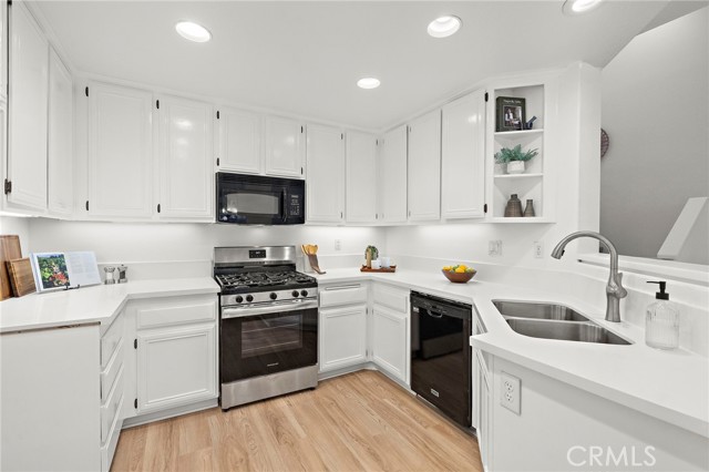 Detail Gallery Image 16 of 36 For 73 Morning Glory, Rancho Santa Margarita,  CA 92688 - 3 Beds | 3 Baths