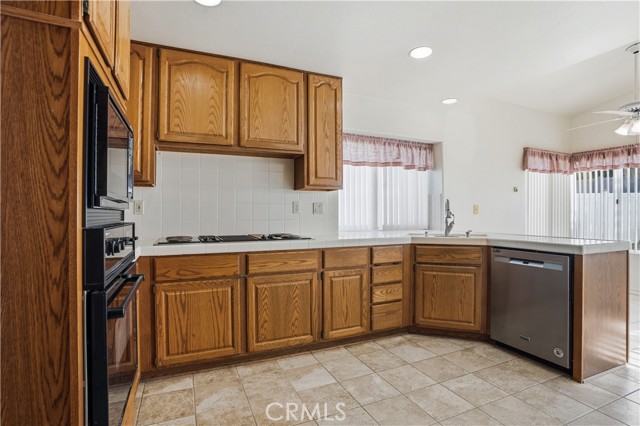 Detail Gallery Image 17 of 42 For 31007 Shaba Cir, Temecula,  CA 92592 - 3 Beds | 2 Baths