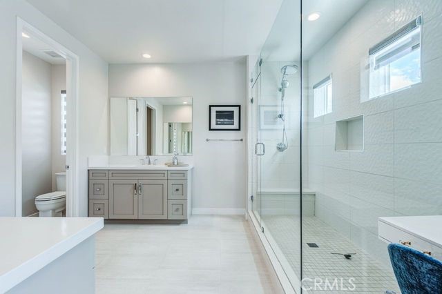 260 Holliston, Lake Forest CA: https://media.crmls.org/medias/ee9d729c-8249-4189-87cd-f2d0a1343af7.jpg