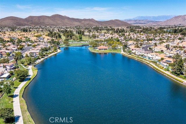 28705 Bridge Water Lane, Menifee CA: https://media.crmls.org/medias/ee9e0047-9e89-4777-8cc5-fbb0a28ec89e.jpg
