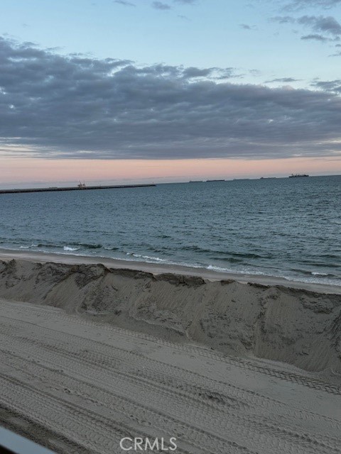 https://media.crmls.org/medias/ee9e0751-ca62-4de1-8b98-0c5ee6d77804.jpg?preset=X-Large