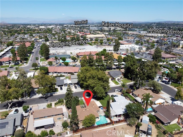 3886 New Haven Drive, Riverside CA: https://media.crmls.org/medias/ee9e564f-4cf0-40a2-aa24-183a44e4383c.jpg