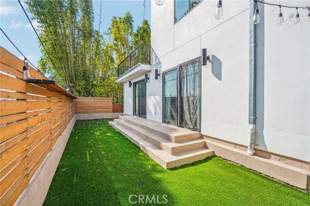 Detail Gallery Image 32 of 34 For 542 N Commonwealth Ave, Silver Lake Los Angeles,  CA 90004 - 3 Beds | 2/1 Baths