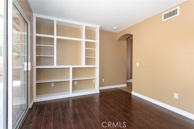 Detail Gallery Image 2 of 24 For 1750 Tallowberry Ln, Simi Valley,  CA 93065 - 3 Beds | 2/1 Baths