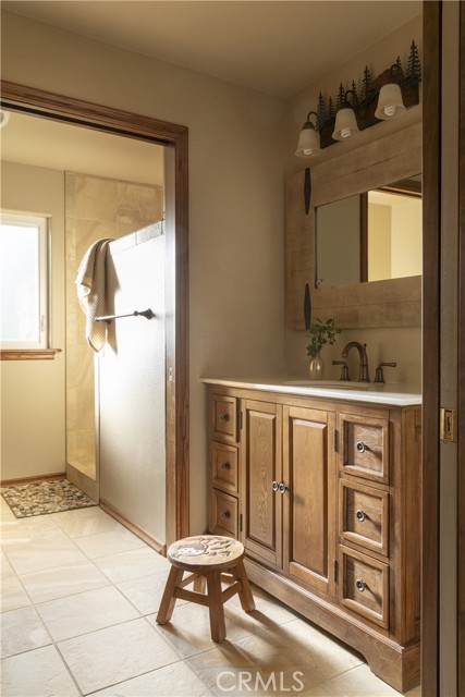 Detail Gallery Image 19 of 32 For 183 Chipmunk, Lake Arrowhead,  CA 92352 - 6 Beds | 5/1 Baths