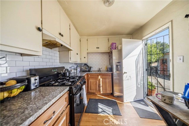 7244 Tujunga Avenue photo 23