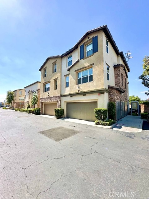 11821 E Solana Place, Cerritos CA: https://media.crmls.org/medias/eea1a7ff-61b6-4f21-9345-07e9823fb629.jpg