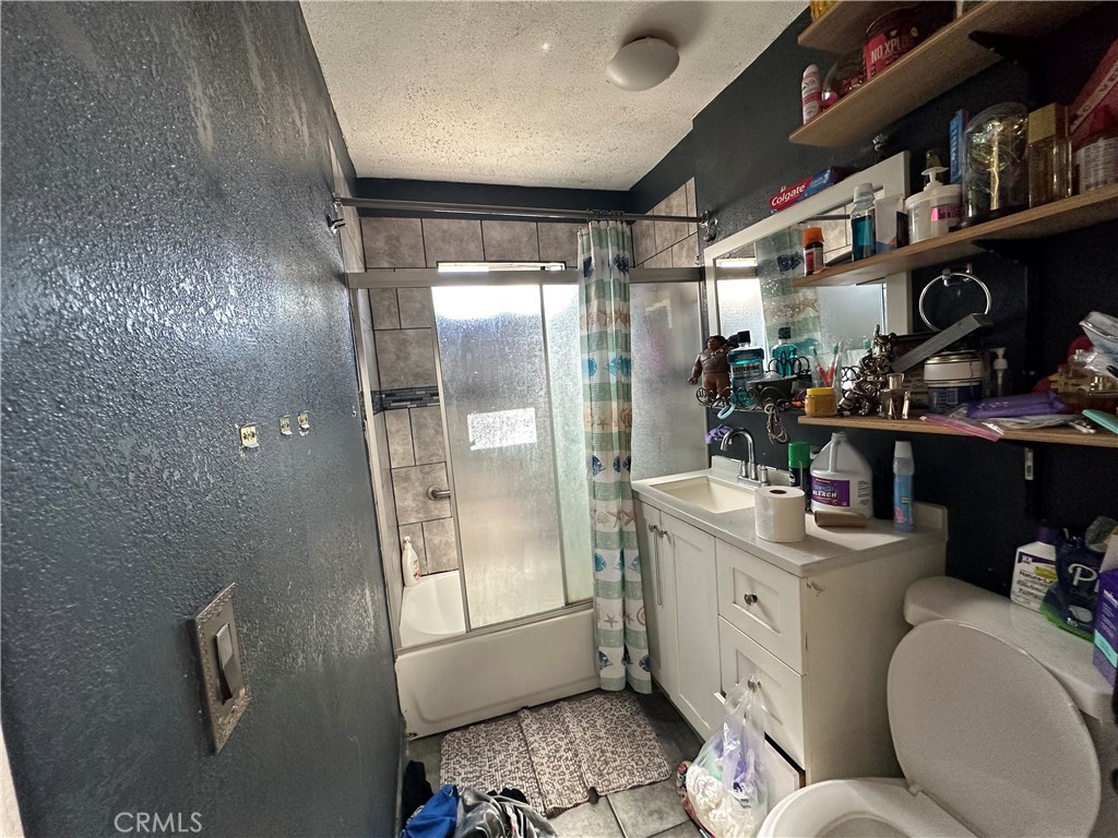 https://media.crmls.org/medias/eea24a58-f0c4-4214-a04f-e0a2ae74f599.jpg?preset=X-Large
