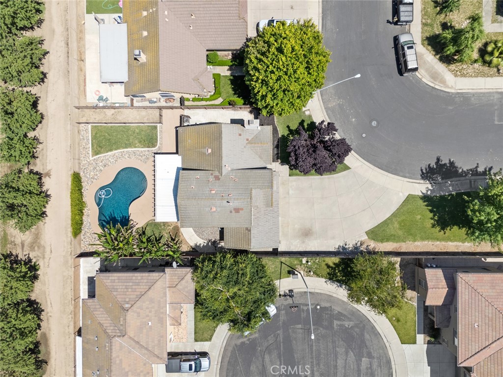 https://media.crmls.org/medias/eea25755-f9ff-4dc9-9146-6ec70cbcd2a9.jpg?preset=X-Large
