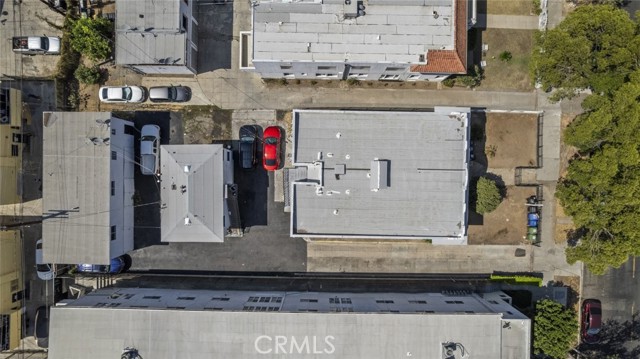 525 N Kenmore Avenue, Los Angeles CA: https://media.crmls.org/medias/eea2bd07-bdbc-4e21-96be-78f353df5e58.jpg