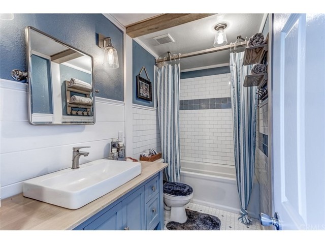 24561 D Harbor View Drive, Dana Point CA: https://media.crmls.org/medias/eea352ee-b41b-45f4-b123-23fcbac93549.jpg