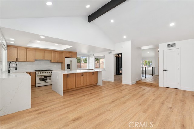 146 N Quail Lane, Orange CA: https://media.crmls.org/medias/eea3fa7b-f4f9-4474-a7bc-8b8c0d174f29.jpg