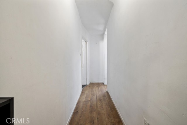 182 E McFarlane Street, Ventura CA: https://media.crmls.org/medias/eea58da1-e6ed-4e8d-8920-6f8dfe00f1c4.jpg