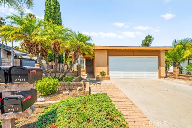 27131 La Fuente, Mission Viejo CA: https://media.crmls.org/medias/eea767a7-ac5e-4755-a7e1-50a551e553a0.jpg