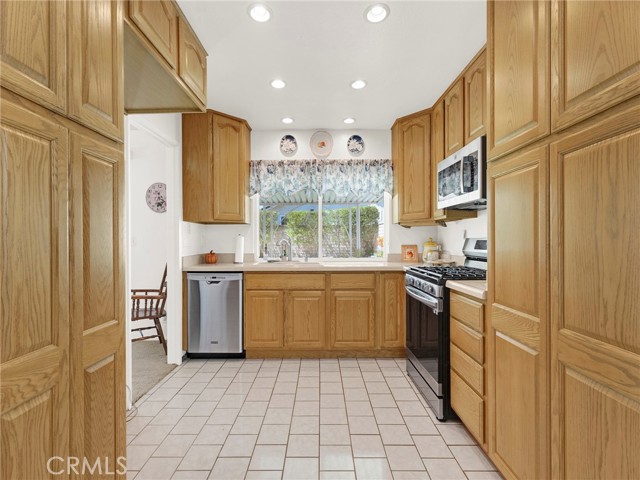 Detail Gallery Image 11 of 37 For 26953 Cuatro Milpas St, Valencia,  CA 91354 - 3 Beds | 2 Baths