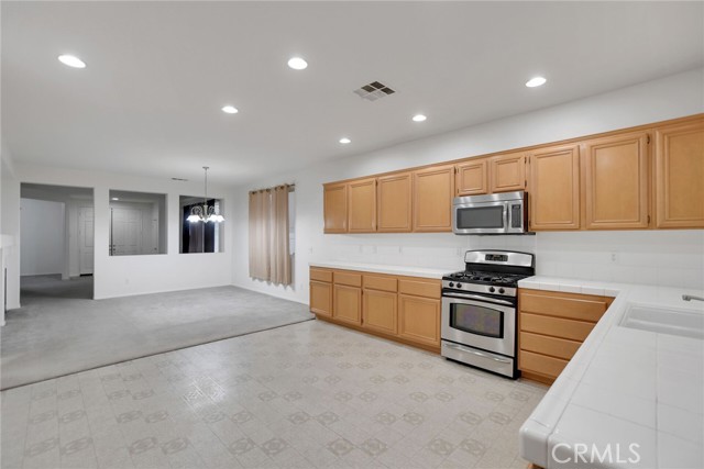 Detail Gallery Image 9 of 30 For 1279 Cedar Hollow, Beaumont,  CA 92223 - 3 Beds | 3 Baths