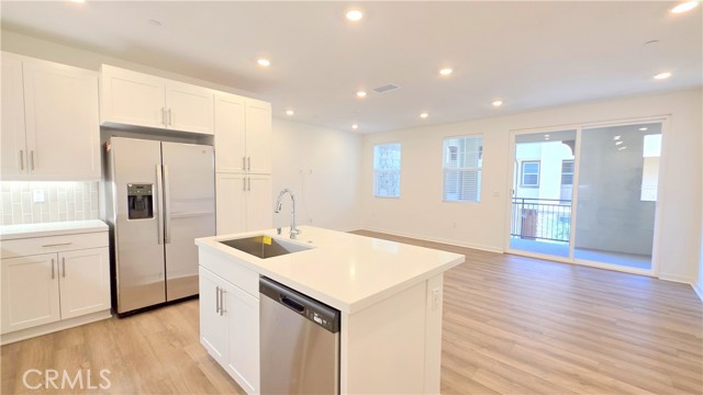 Detail Gallery Image 3 of 39 For 12951 Paradiso Dr #107,  Corona,  CA 92880 - 3 Beds | 3/1 Baths