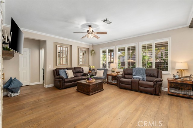 14131 Apple Grove Court, Eastvale CA: https://media.crmls.org/medias/eea87843-45ca-43df-828c-d6954091d598.jpg