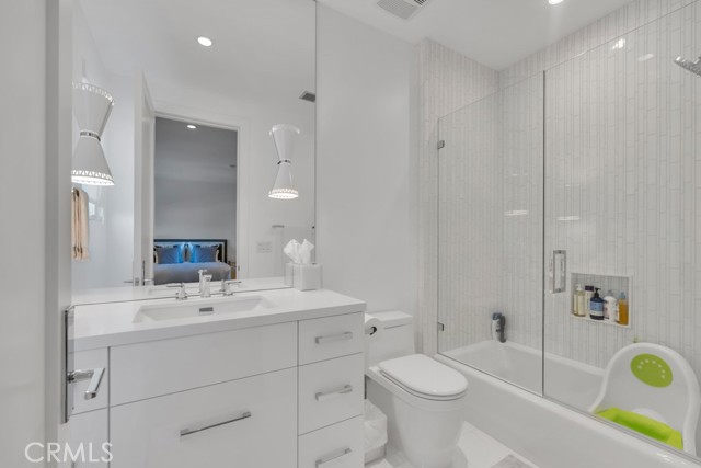 Detail Gallery Image 44 of 75 For 17950 Rancho St, Encino,  CA 91316 - 5 Beds | 6 Baths