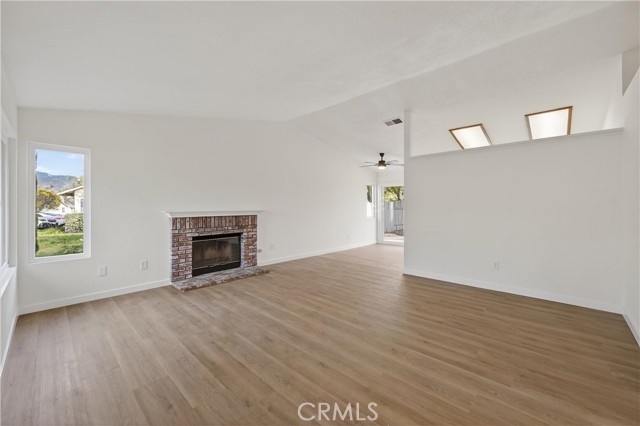 4595 Bronson, San Bernardino CA: https://media.crmls.org/medias/eea93f4d-e865-4cbb-9308-01ae0cb7593d.jpg