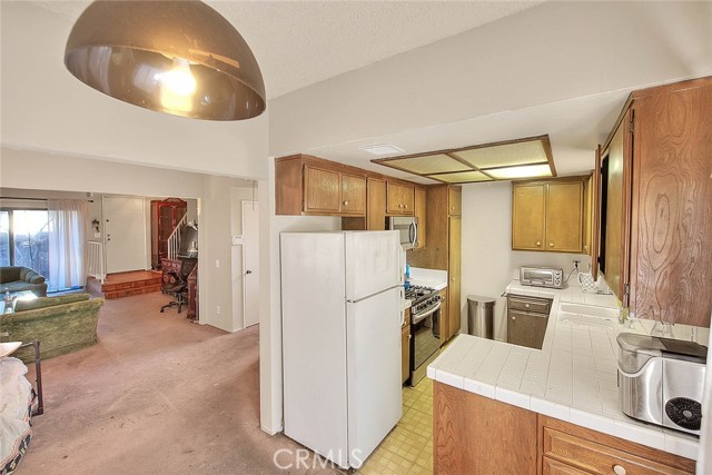 Detail Gallery Image 17 of 61 For 15051 Sherman Way #F,  Van Nuys,  CA 91405 - 2 Beds | 2 Baths