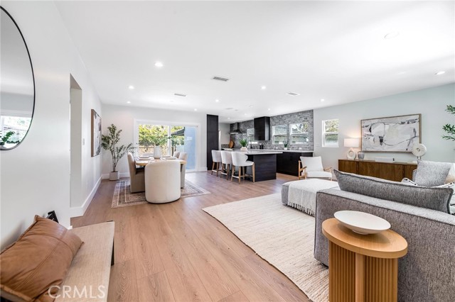Detail Gallery Image 13 of 36 For 22919 Leonora Dr, Woodland Hills,  CA 91367 - 4 Beds | 2 Baths