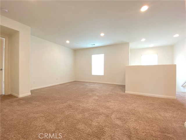 Detail Gallery Image 12 of 19 For 6129 Rosewood Way, Corona,  CA 92880 - 3 Beds | 2/1 Baths