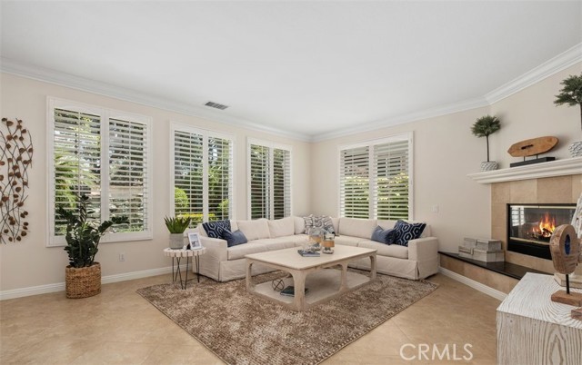 Detail Gallery Image 12 of 33 For 18742 Calera Ln, Huntington Beach,  CA 92648 - 4 Beds | 4/1 Baths