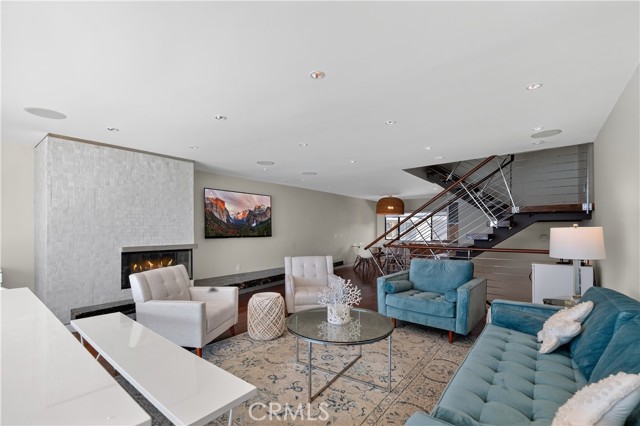 Detail Gallery Image 6 of 39 For 102 Blue Lagoon, Laguna Beach,  CA 92651 - 3 Beds | 3 Baths