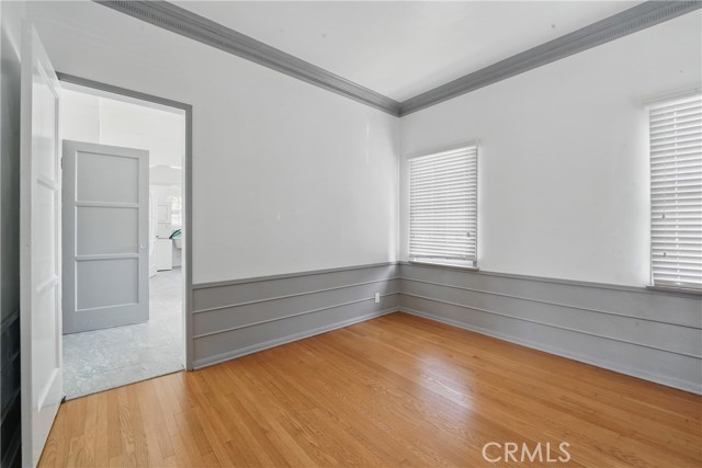 1327 S Burnside Avenue, Los Angeles CA: https://media.crmls.org/medias/eeabfd99-7cc8-43e8-b2a6-c94bc8a1ab5f.jpg