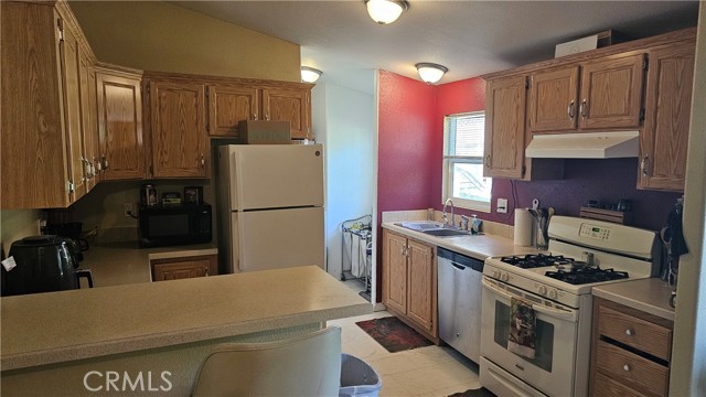 Detail Gallery Image 6 of 30 For 15560 20th Ave, Clearlake,  CA 95422 - 3 Beds | 2 Baths