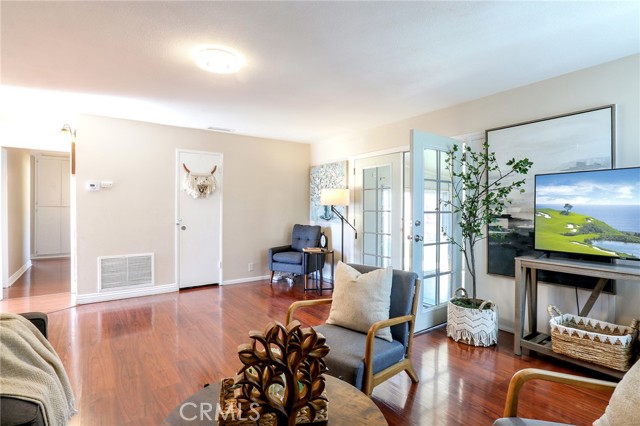 Detail Gallery Image 4 of 36 For 1997 12th, La Verne,  CA 91750 - 4 Beds | 2 Baths