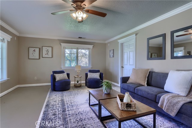 Detail Gallery Image 6 of 75 For 4421 Scrubby Oak, Mariposa,  CA 95338 - 6 Beds | 4/2 Baths