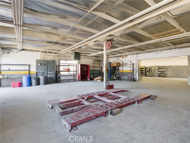 Image 13 of 41 For 713 El Segundo Boulevard