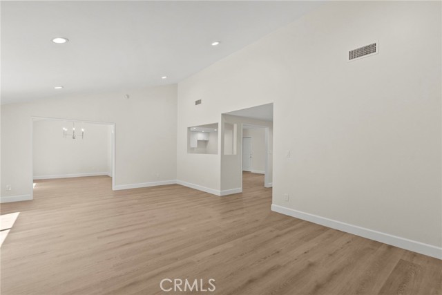 12847 Winthrop Avenue, Granada Hills CA: https://media.crmls.org/medias/eeafa116-808f-419d-a058-2564cfd4fa4e.jpg