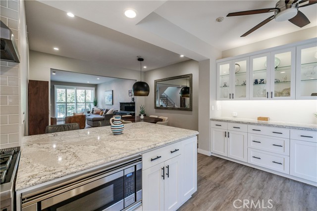 Detail Gallery Image 16 of 51 For 1219 S Catalina Ave, Redondo Beach,  CA 90277 - 4 Beds | 3/1 Baths