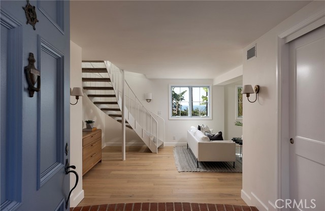31927 Hayes Place, Laguna Beach CA: https://media.crmls.org/medias/eeb01c6d-78fc-46ac-afc5-f17e9c1fa52d.jpg