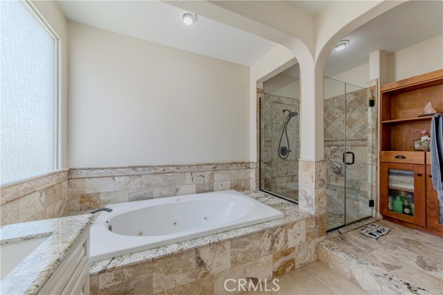 2101 S Sanders Ct, La Habra CA: https://media.crmls.org/medias/eeb168c3-28e4-4dcb-b491-2b08ab775ea0.jpg